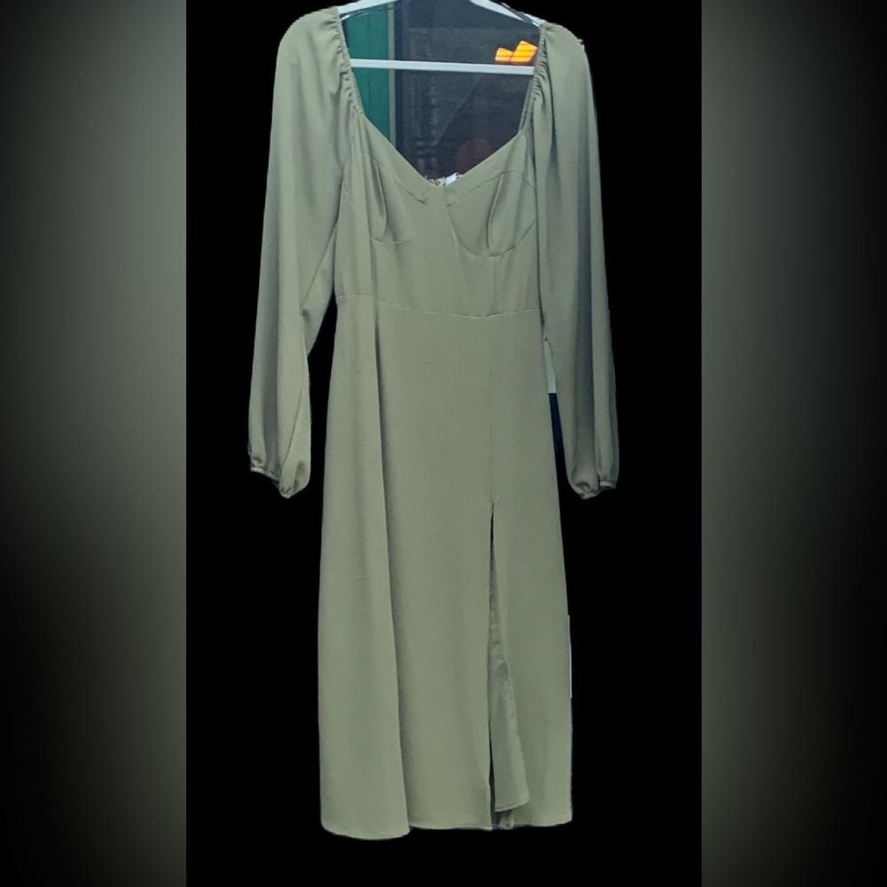 Forever 21 Sweetheart Peasant-Sleeve Dress